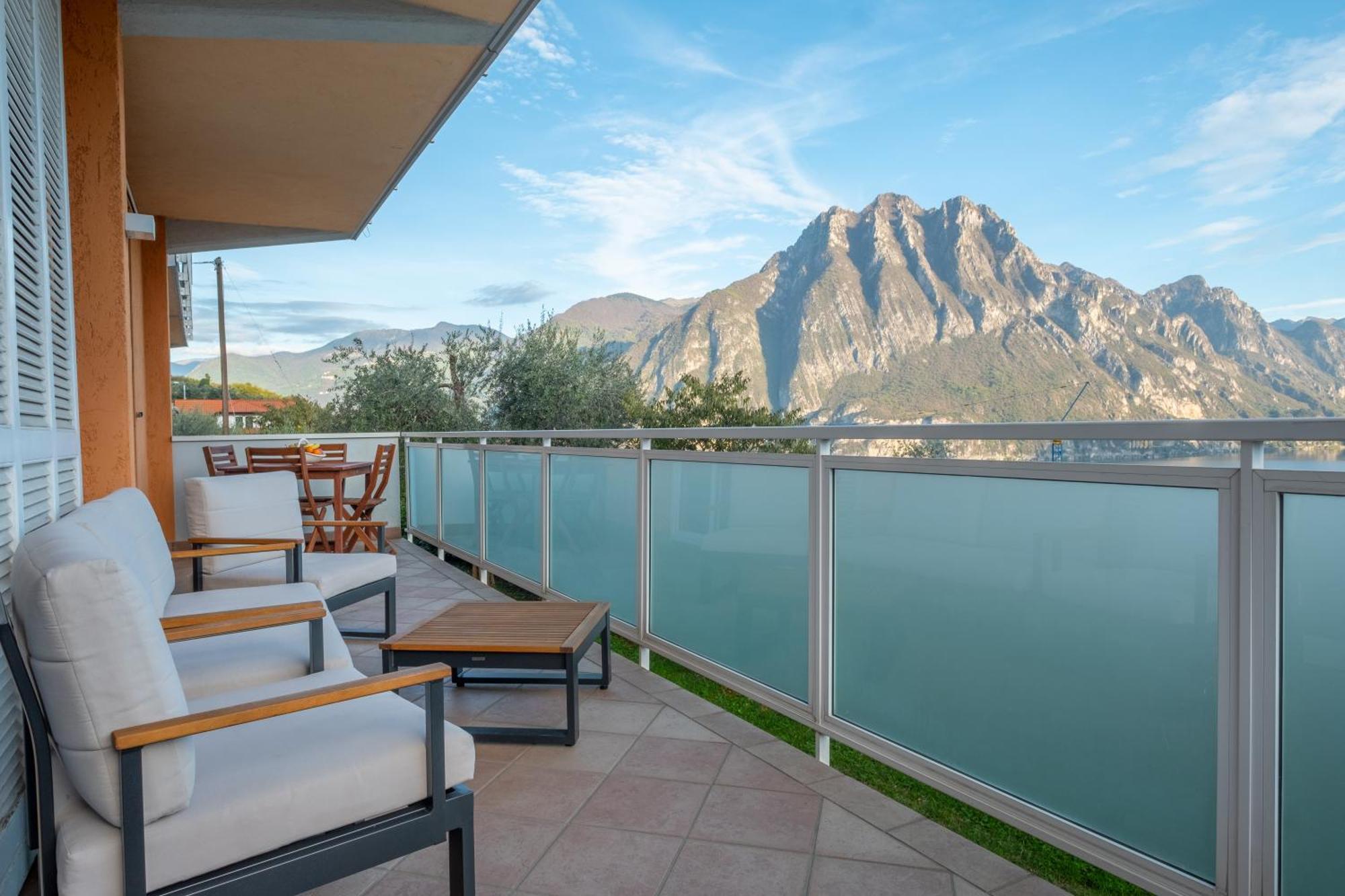 Happy Guest Apartments - Blue Apartment Riva di Solto Exterior photo